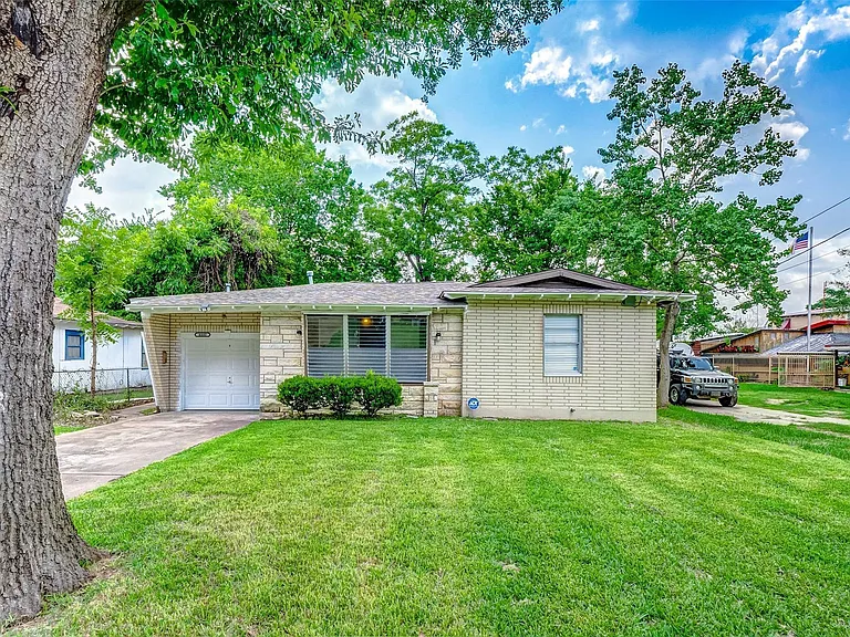 4440 Castor St — Photo 30