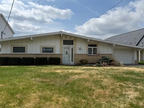 11463 N Shore Dr, Conneaut Lake, PA 16316