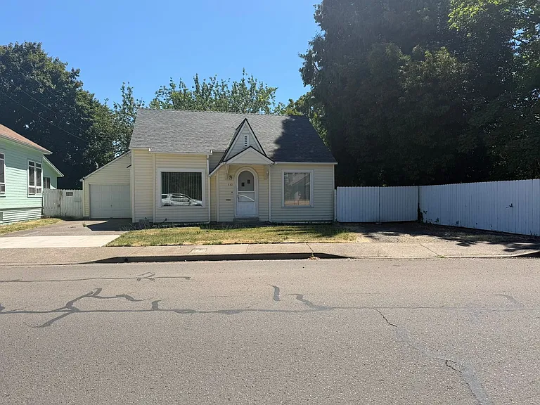 330 E Grant St — Photo 4