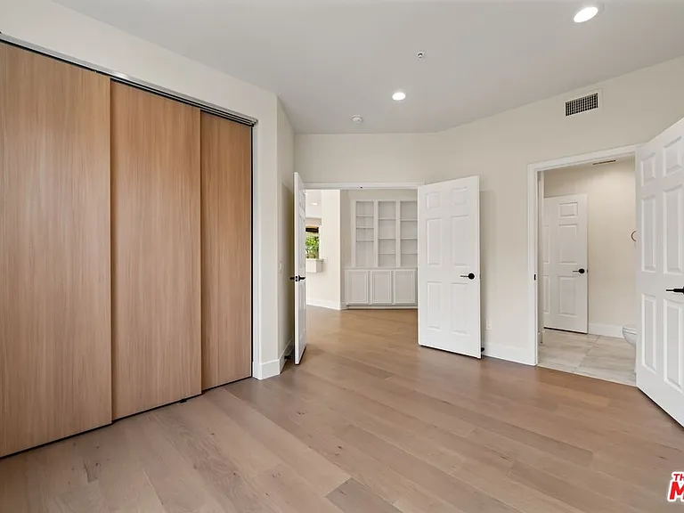 18500 Saint Moritz Dr — Photo 27