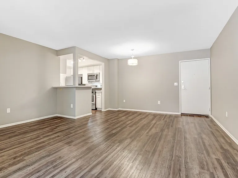 Franklin Place — Photo 32