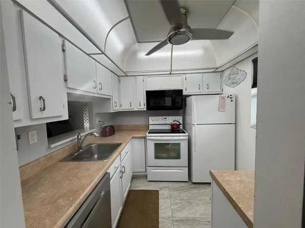 3431 NW 50th Avenue #304, Lauderdale Lakes, FL 33319