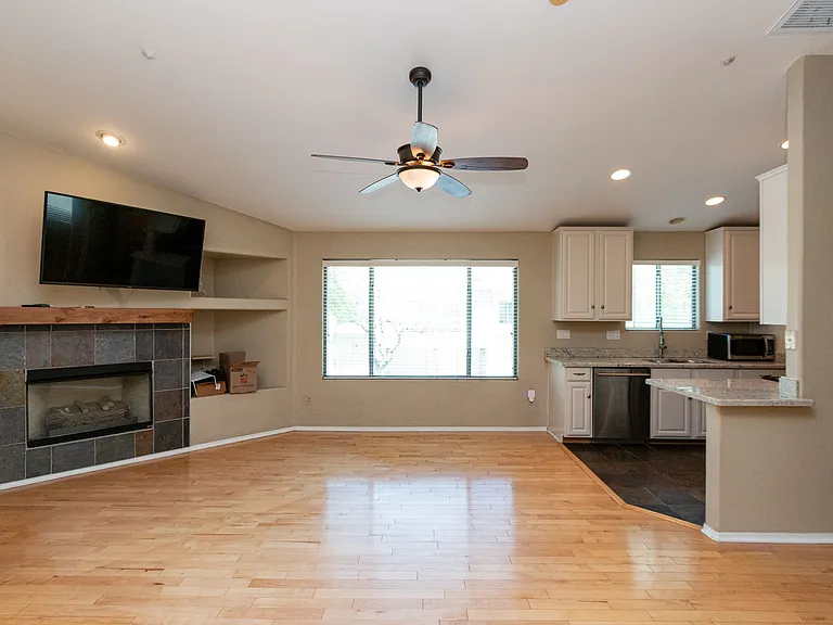 7502 E Earll Dr #5 — Photo 5