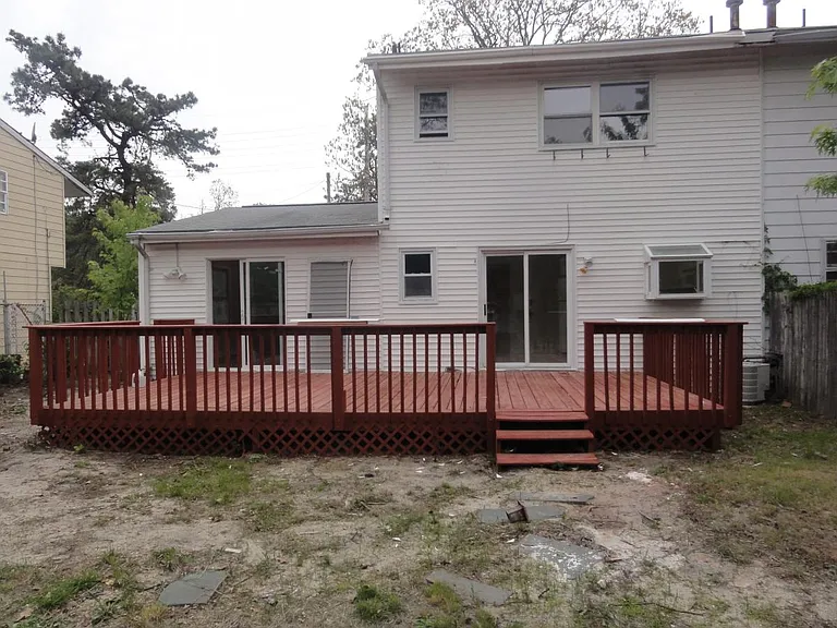 Rear deck & yard