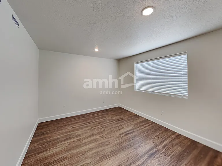 288 N Allen Ln — Photo 15
