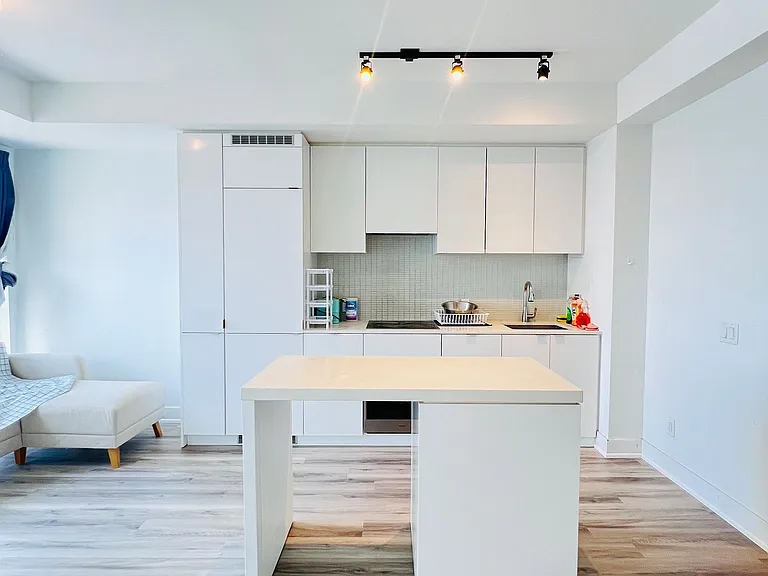 7 Grenville St #4207 — Photo 1