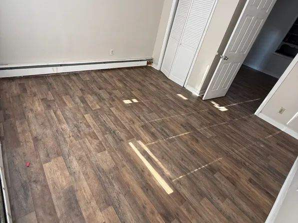 27 Edgewood St #1, Hartford, CT 06112