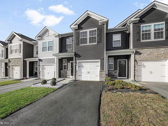 2nd image of 69 Peregrine Way