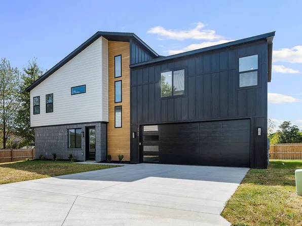 2406 S 27th St, Rogers, AR 72758