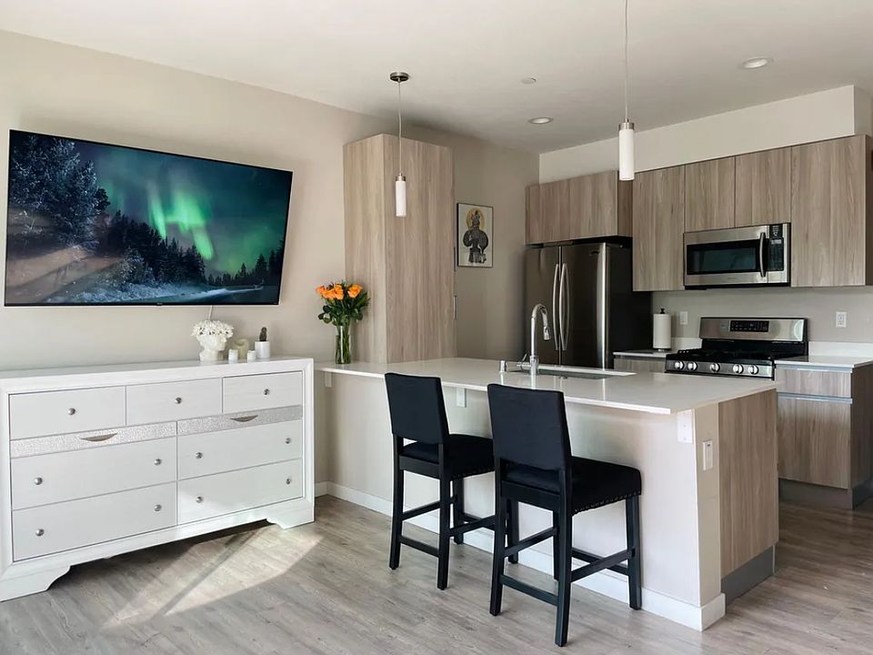 1st image of 16300 Ventura Blvd #408