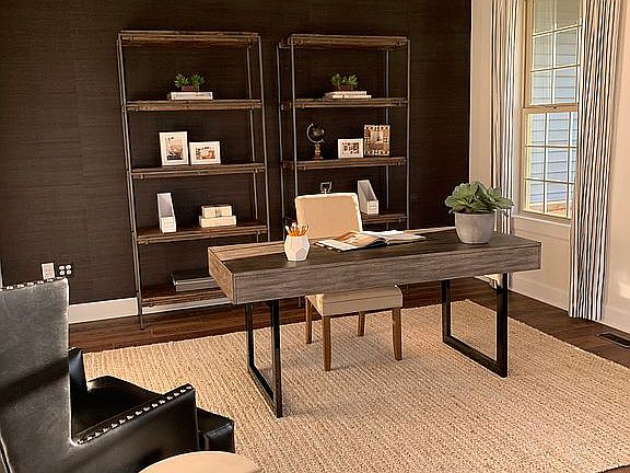 Flex room/office main floor 