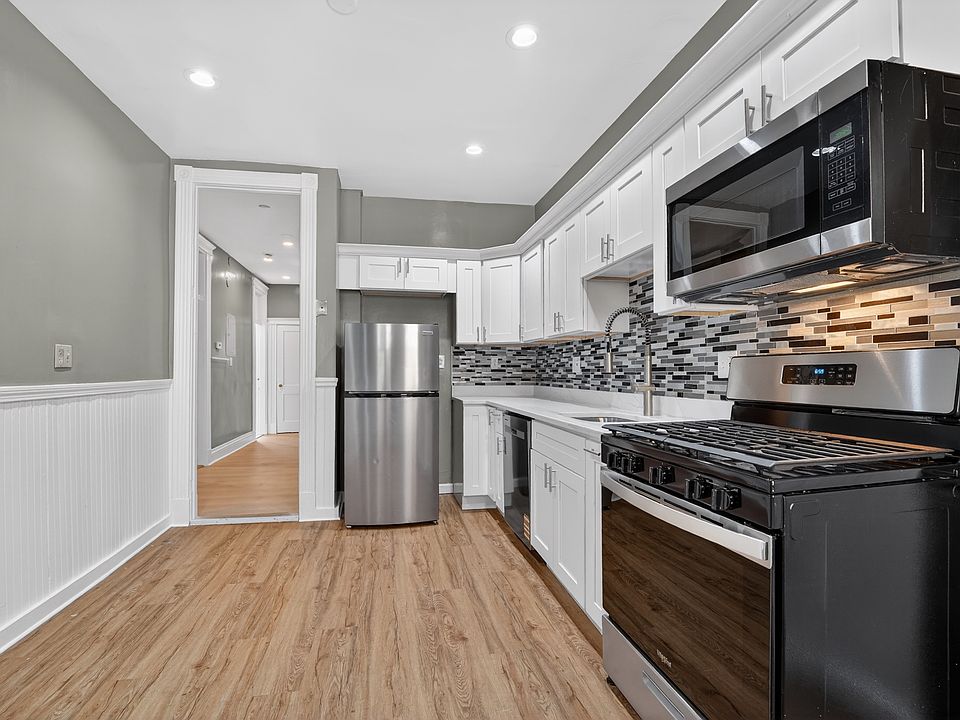1st image of 129 Harrishof St #1R