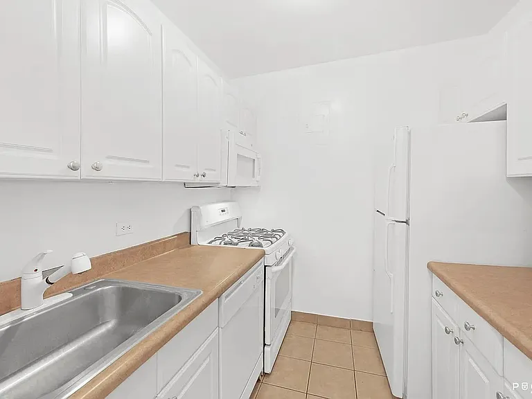 345 E 80th St #3D — Photo 5