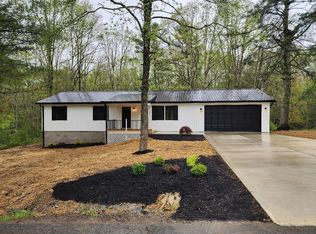 248 Pinewood Dr, Shady Spring, WV 25918