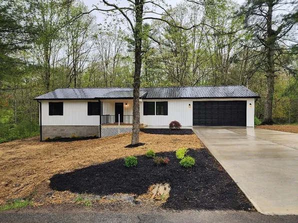 248 Pinewood Dr, Shady Spring, WV 25918