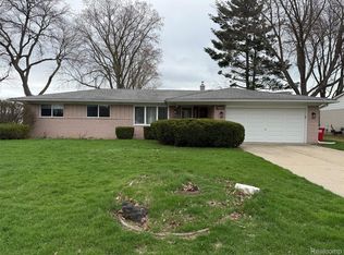 37572 Via Rosalie St, Clinton Township, MI 48036