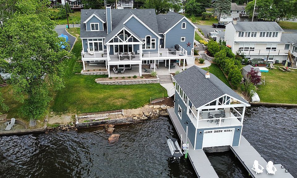 2nd image of 51 Yacht Club Dr
