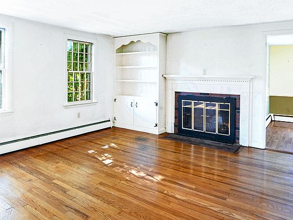 3rd image of 28 Annette Avenue