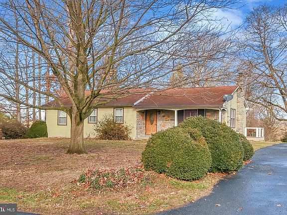 3rd image of 141 Plum Hill Rd