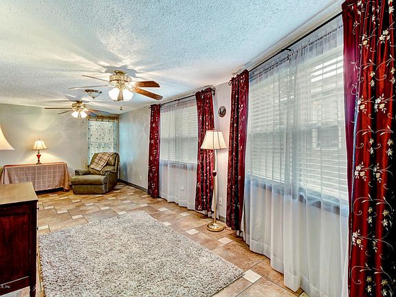 5th image of 551 W 66th St