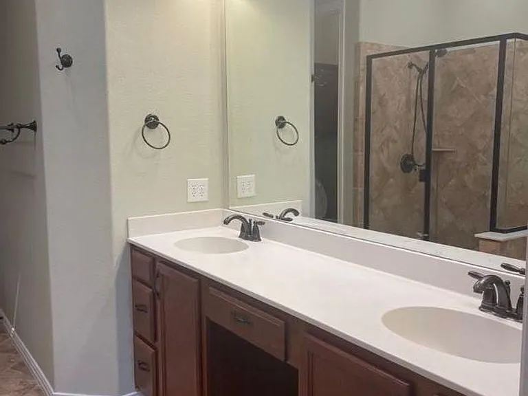 2444 Sunderland Ln — Photo 18