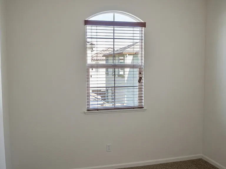 437 Carema Ct — Photo 21