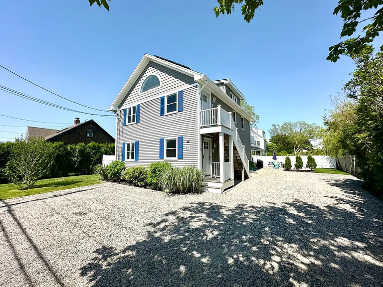 90 Wolcott Ave #1 — Photo 18