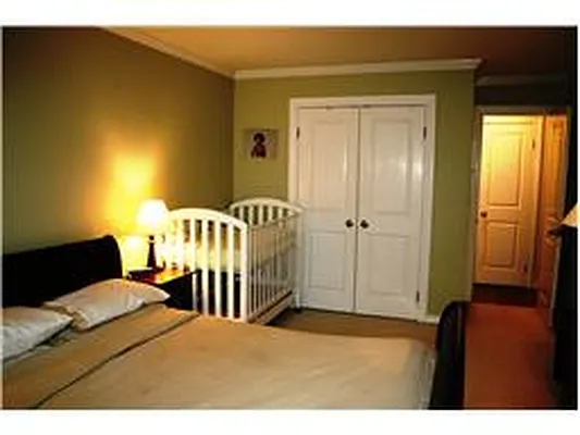 Rented by Douglas Elliman | media 14