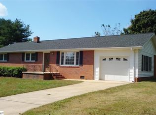 1406 E Saluda Lake Rd, Greenville, SC 29611