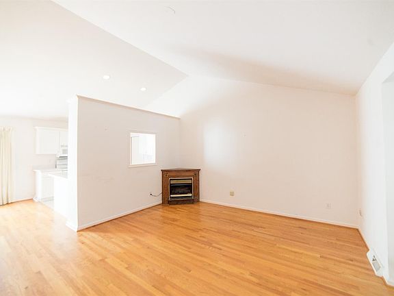 5th image of 130 Village Park Ct