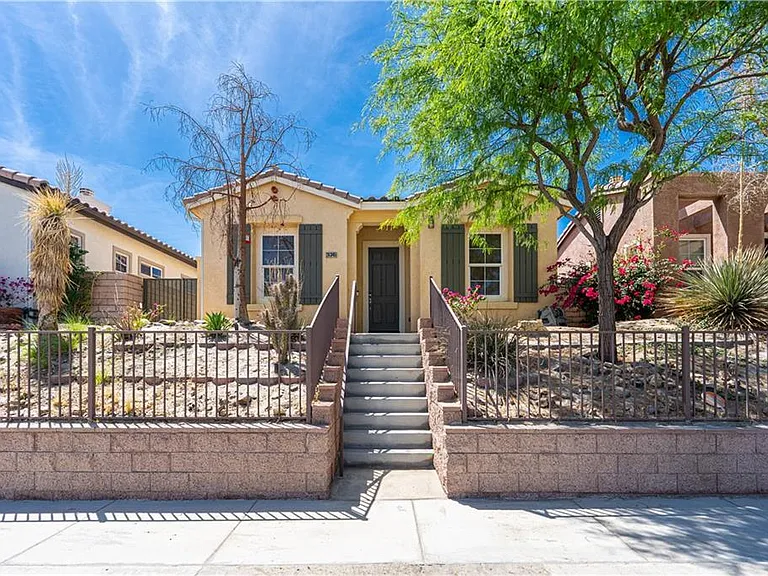 26345 Avenida Quintana — Photo 24