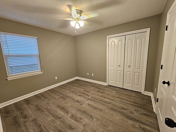 5th image of 251 Seakove St