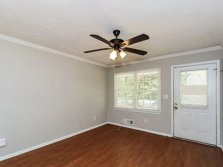 851 Grayson Hwy — Photo 5