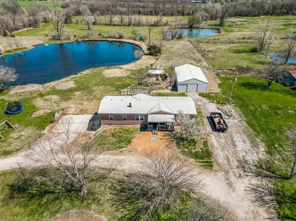 28111 S Walker Rd, Harrisonville, MO 64701