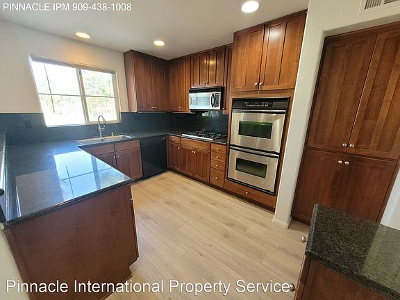 3rd image of 16556 El Revino Dr