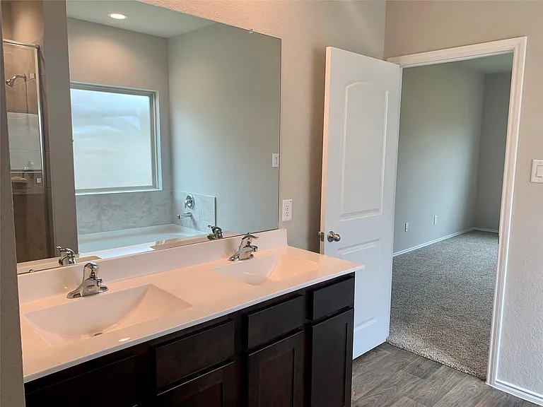 4227 Isoletta Ct — Photo 7