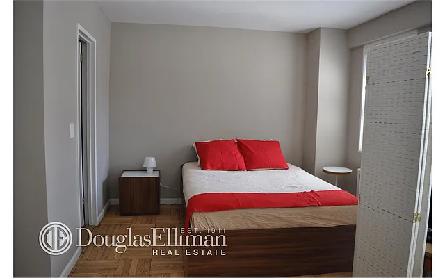 Rented by Douglas Elliman | media 16