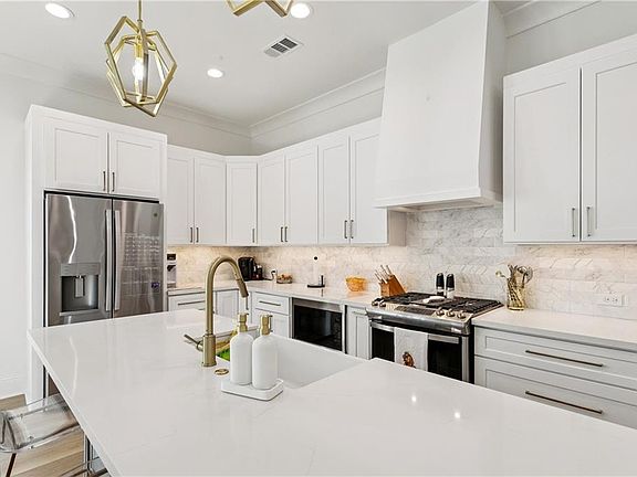 4th image of 105 Coushatta Cir