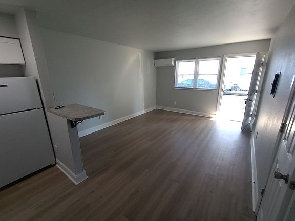 5th image of 351 San Antonio Blvd #20