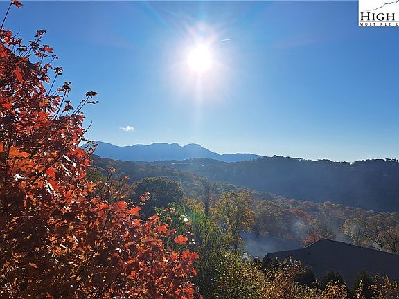 5th image of 461 Craggy Pointe #1-C