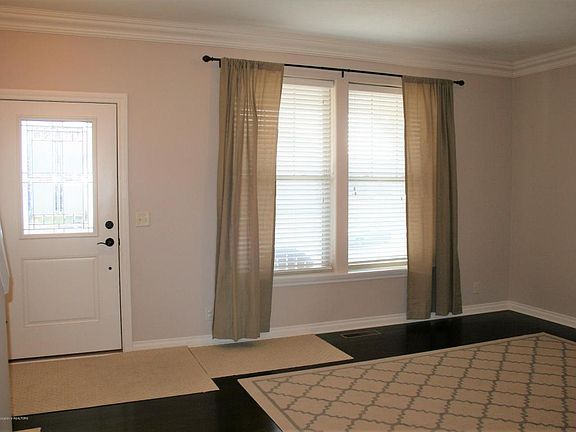3rd image of 7816 Ashbrook Dr #101