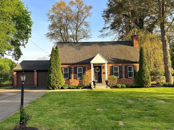 129 Elm St, Agawam, MA 01001