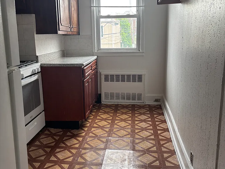 448 E 52nd St #3 — Photo 3