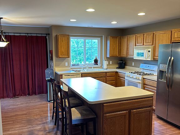2nd image of 7913 Creek Bend Dr