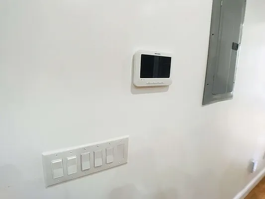 Rented by Reyes & Elsamad Real Estate Group | media 6