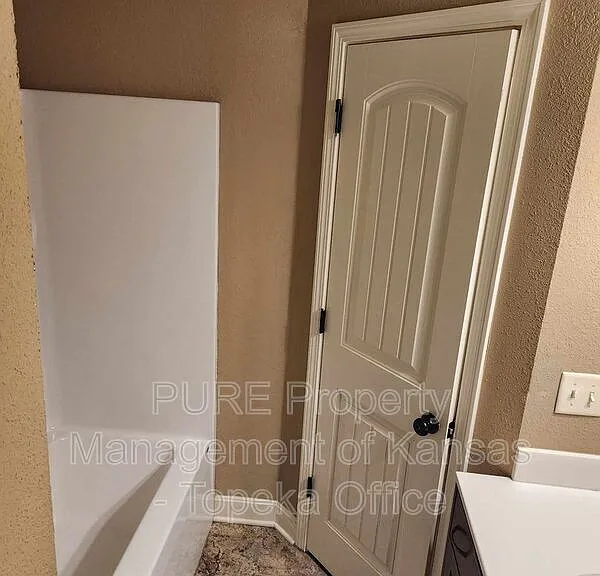 9426 N Lenox Ave — Photo 6