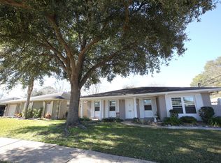 132 Lee Ct, River Ridge, LA 70123