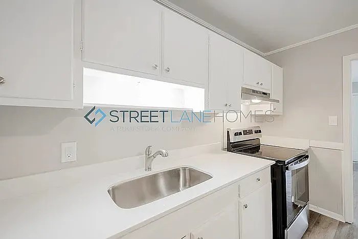 3 bed, 1.5 bath, 1053 sqft, $997 — Photo 3
