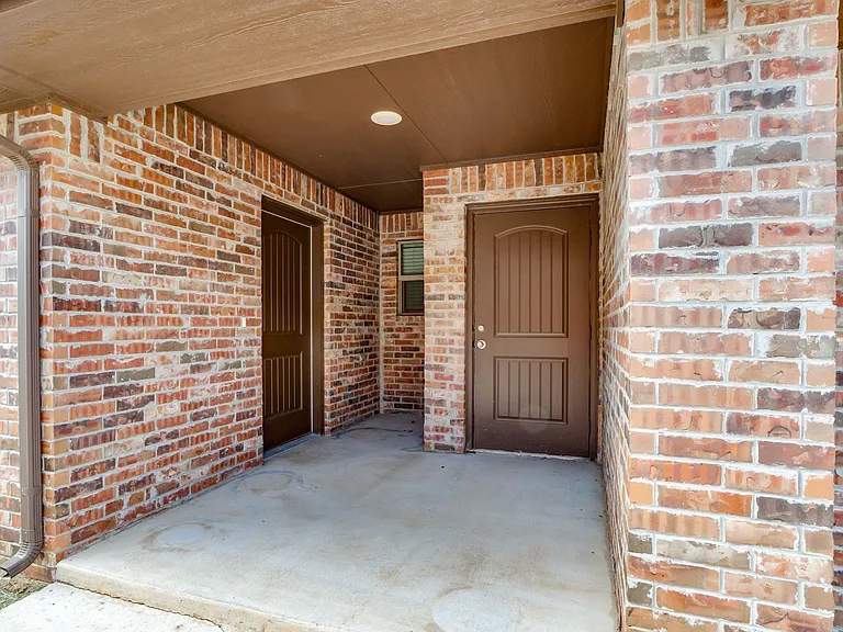 412 Chalk Hill Ct — Photo 3