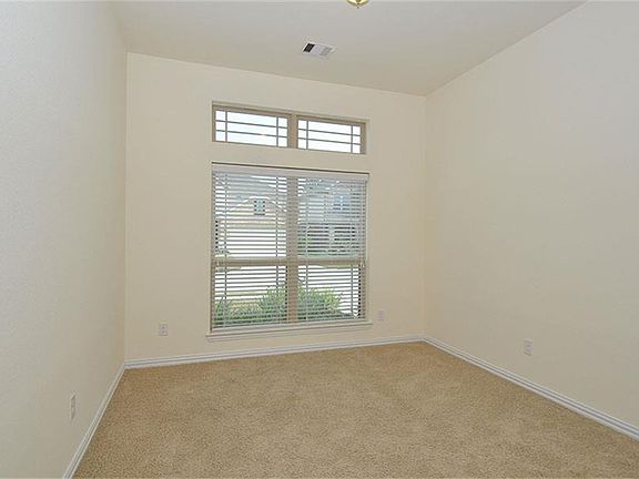 5th image of 21122 Normandy Glen St